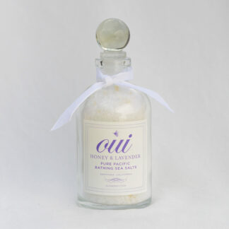 Oui Honey and Lavender Bathing Sea Salts (white ribbon)